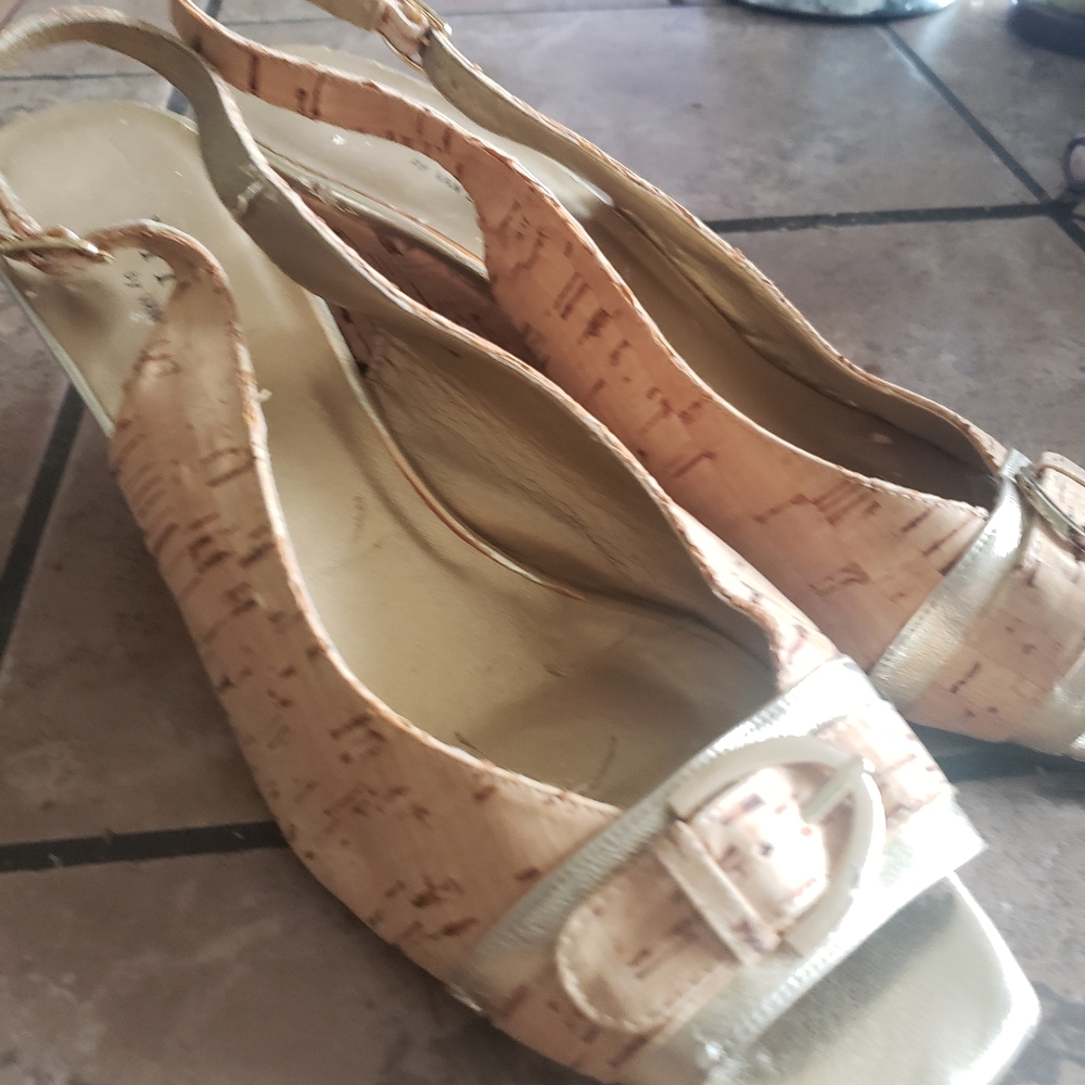 Open toe shoe - Picture 2 of 7
